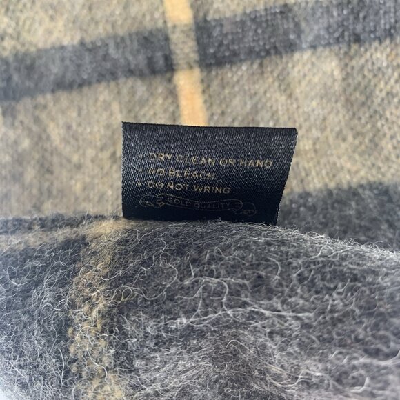 Alpaca Scarf Made In Peru 100% Alpaca Plaid Gray Yellow Excellent Condition - Picture 4 of 7